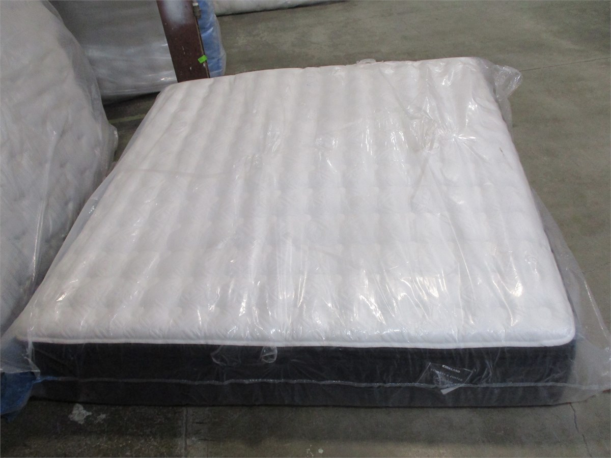 STEARNS AND FOSTER LAKERIDGE KING MATTRESS ONLY Maxx Liquidation